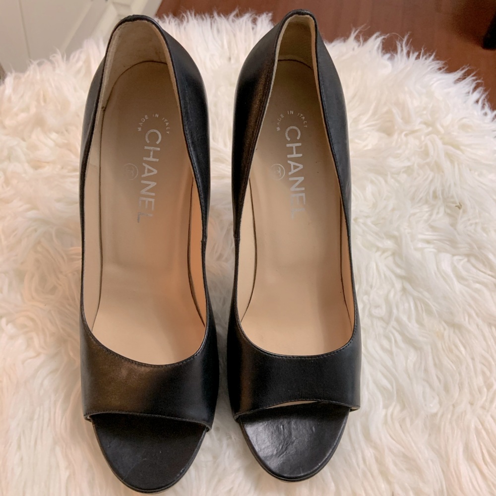 Beautiful Authentic Chanel Pumps- Size 9.5